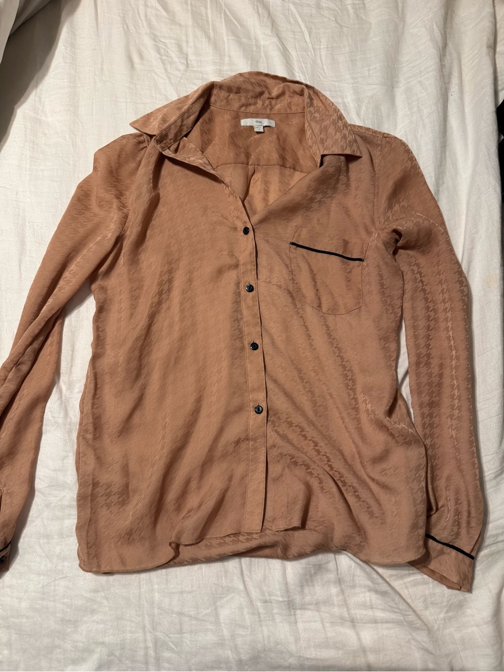Gap women’s silky Tan Long-Sleeve Button-Up Shirt semi sheer XS